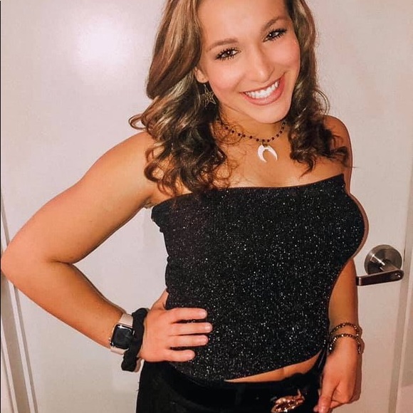 Meet your Posher, Jessica - Picture 3 of 6